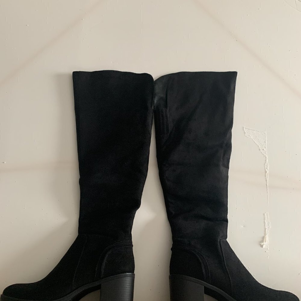 WOMENS "SOPHIE 17" BLACK KNEE BOOTS, ALL MAN - MADE MATERIALS, 3" HEEL, SZ. 10M